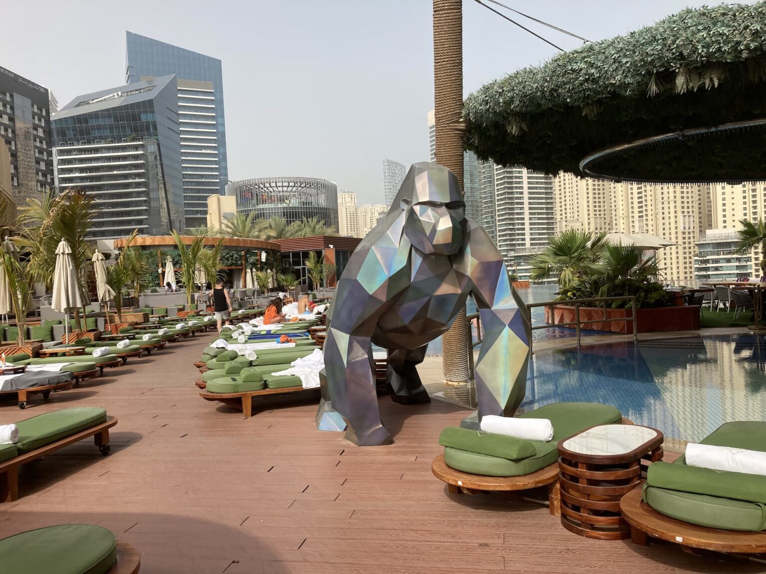 Dubai Address infinity pool